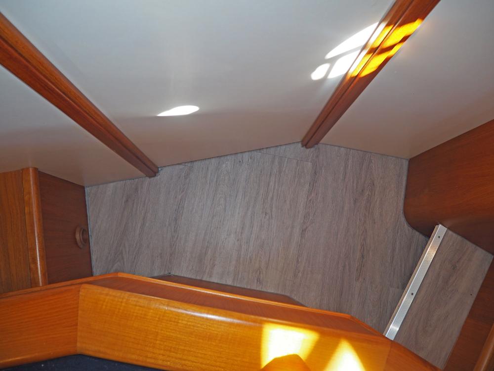 Cabin en avant, H&eacute;bergements